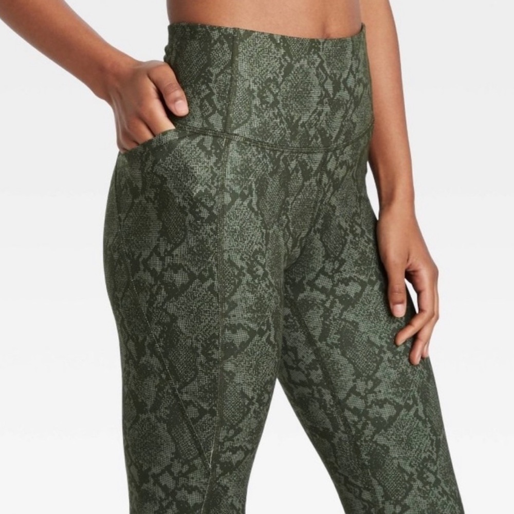 NWT All In Motion Olive Snake Print High Rise Women’s Leggings - NEW